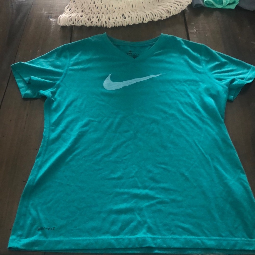 Nike girls t shirt